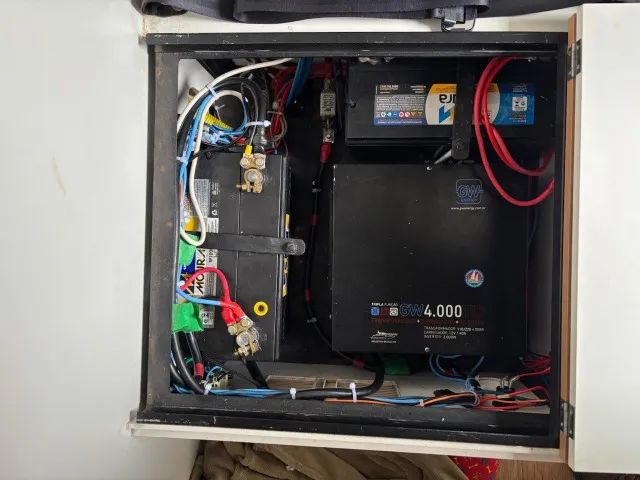 Inversor, carregador e transformador GW 4000