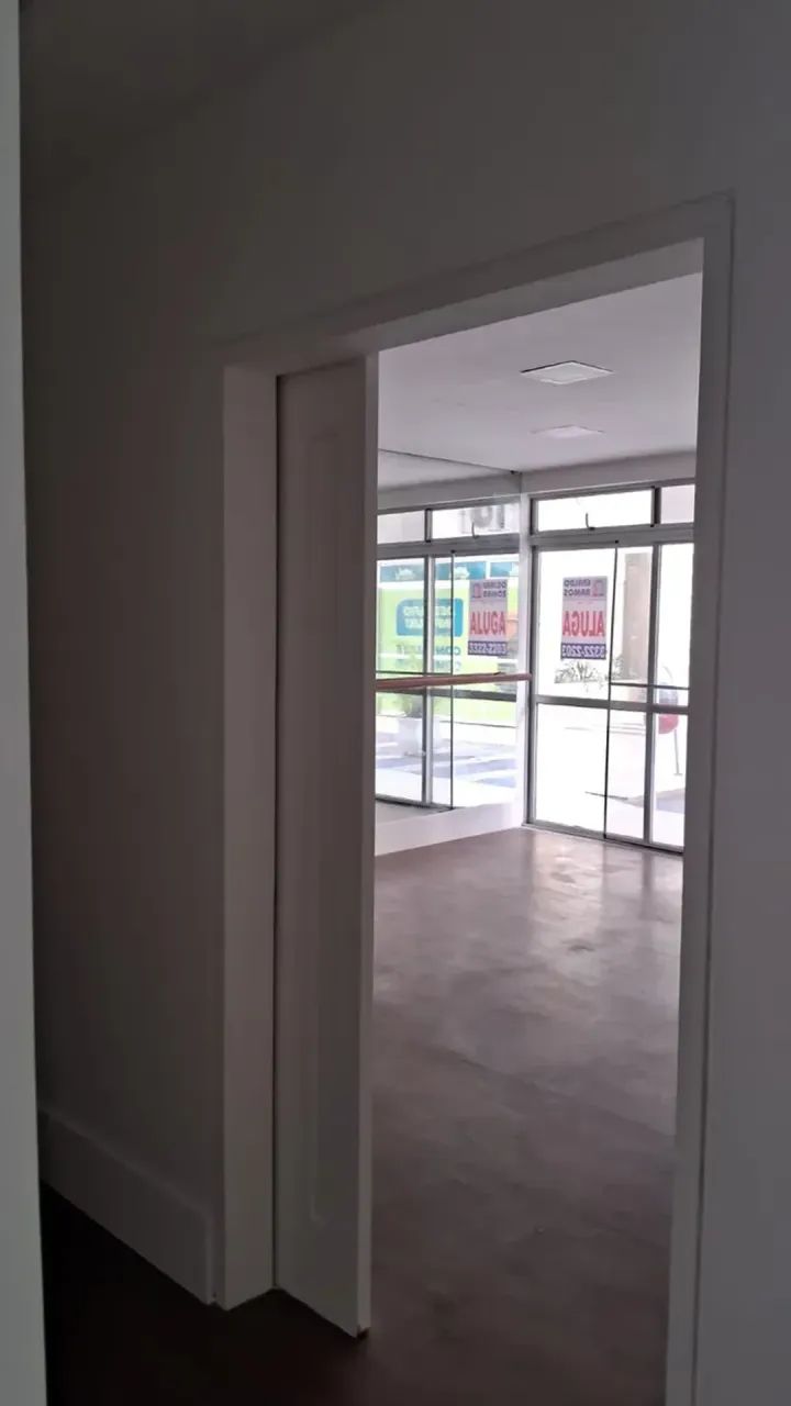 Loja Grande no Sudoeste CCSW 01 com Ar Condicionado  e  uma  vaga de  garagem - Foto 4