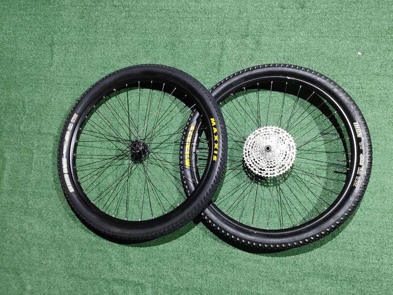 Par de Rodas Syncros X30SE 30mm Tubeless Microspline - Ciclismo