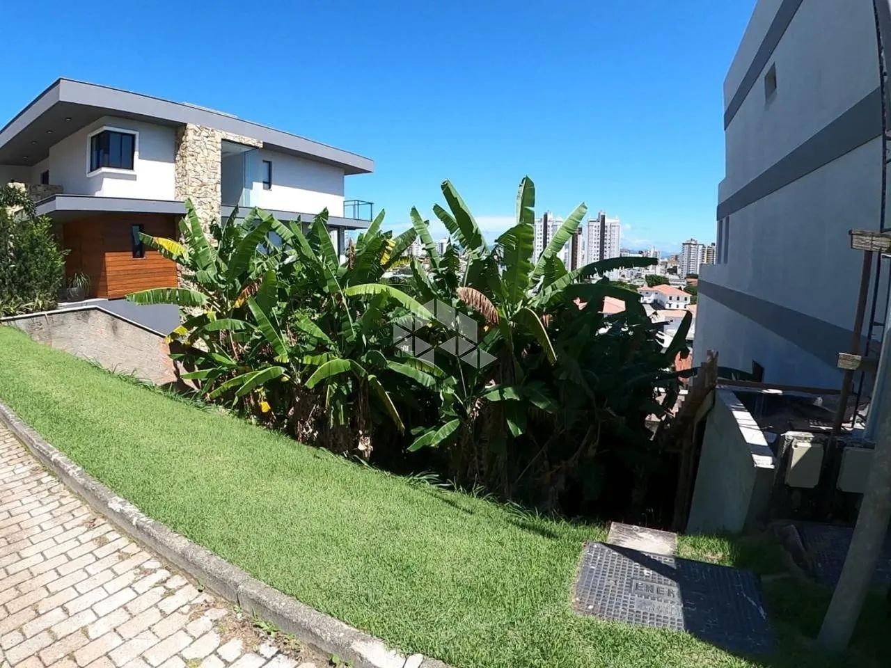 TERRENO NO BAIRRO ESTREITO EM FLORIANÓPOLIS-SC COM 355,19M² DE ÁREA TOTAL - Foto 3