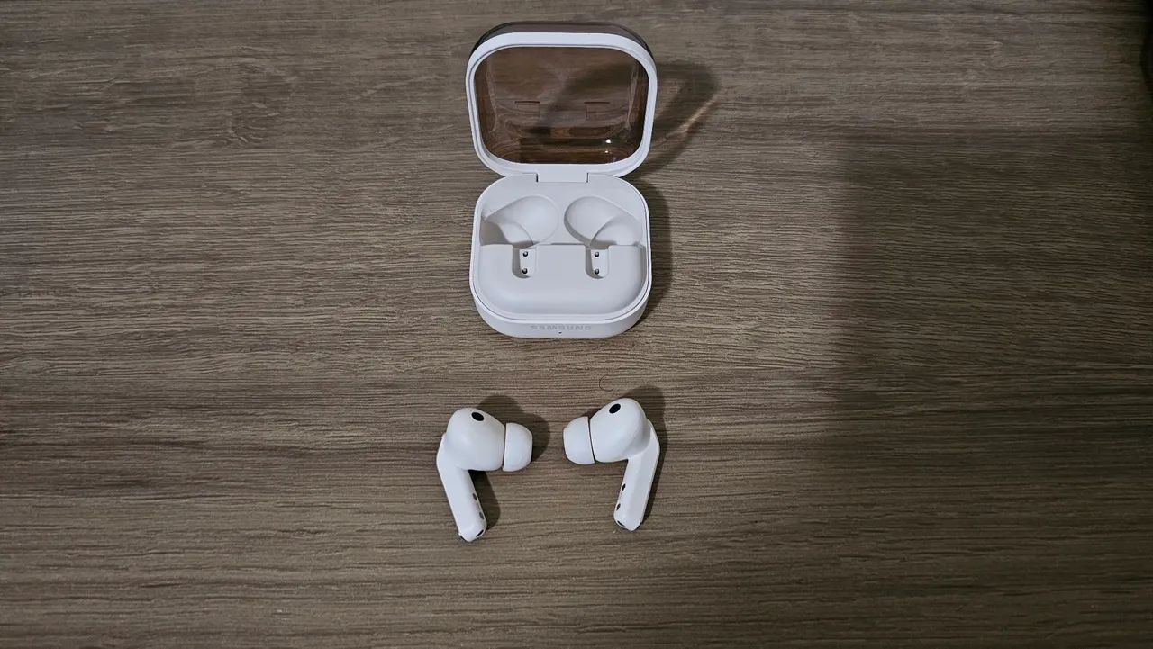 SAMSUNG BUDS 4 PRO - Foto 3