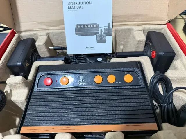Console Atari Flashback 8 + 105 Jogos Clássicos +2 Controles na Caixa Completo  - Foto 5