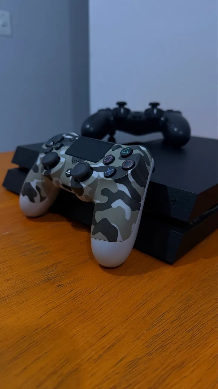 Ps4 com 2 controles  - Foto 4