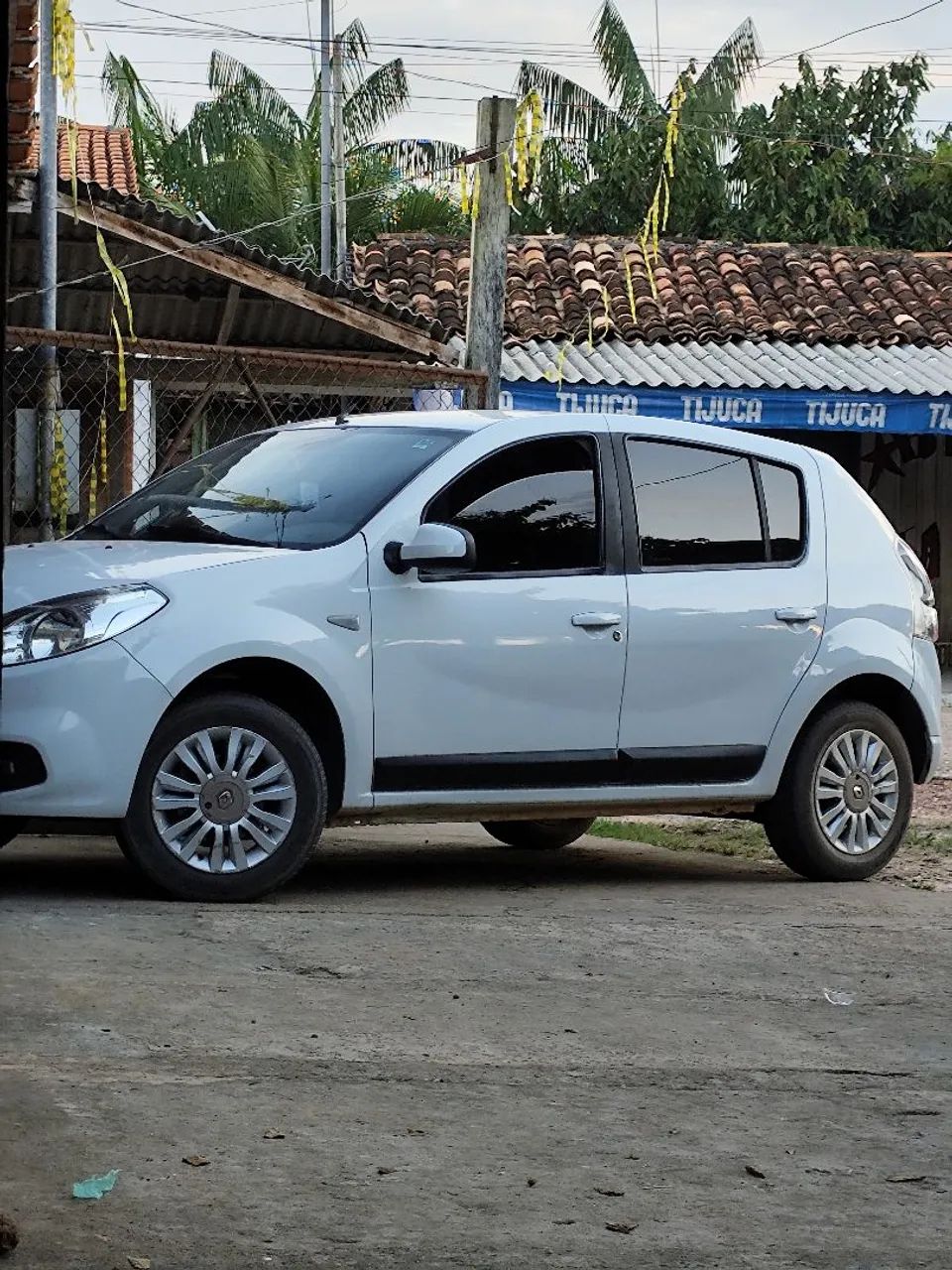 Renault Sandero PRIVILÈGE HI-FLEX 1.6 8V 5P 2013