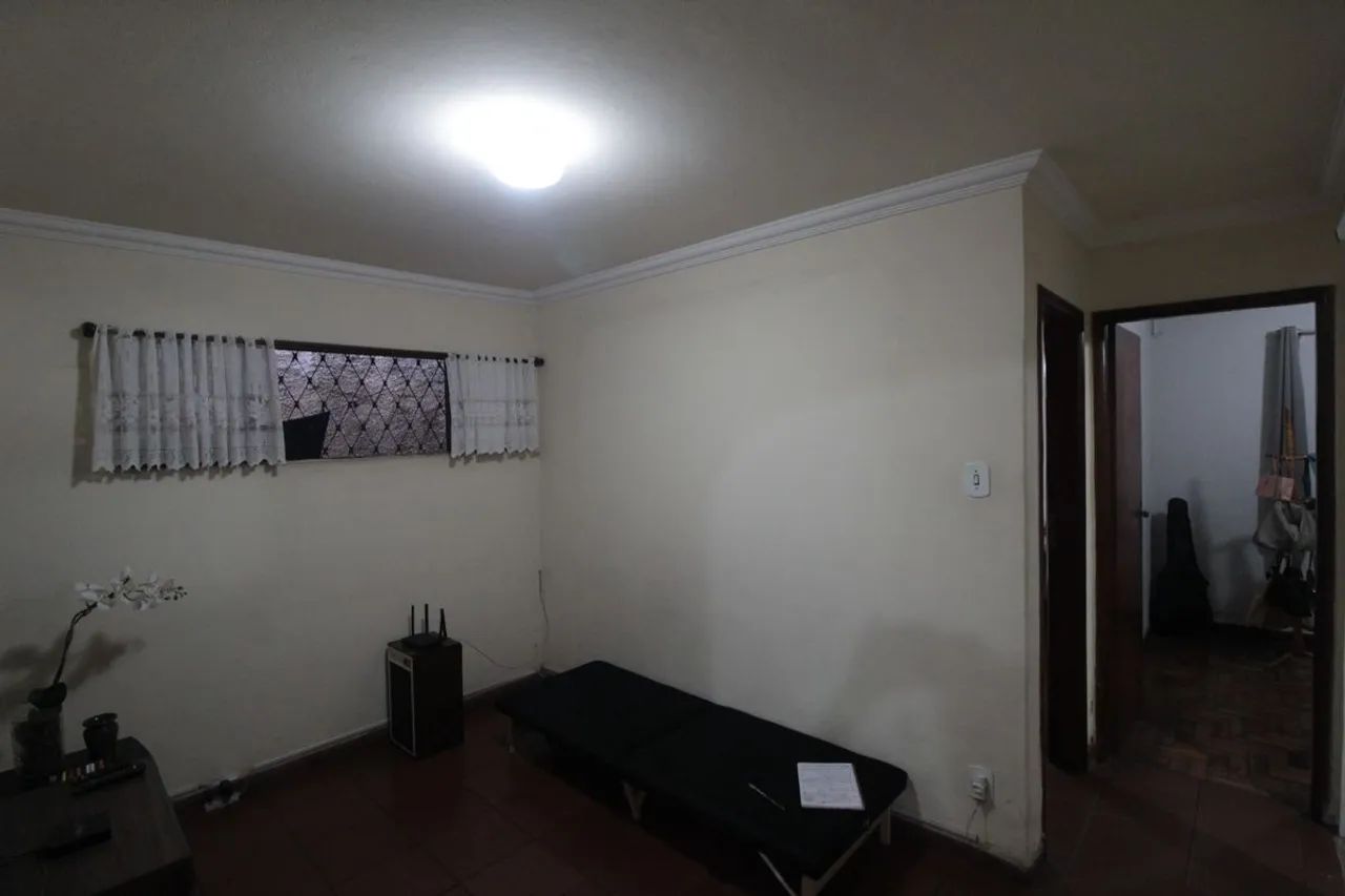Casa à Venda - Alípio de Melo, 4 Quartos, 200 m2