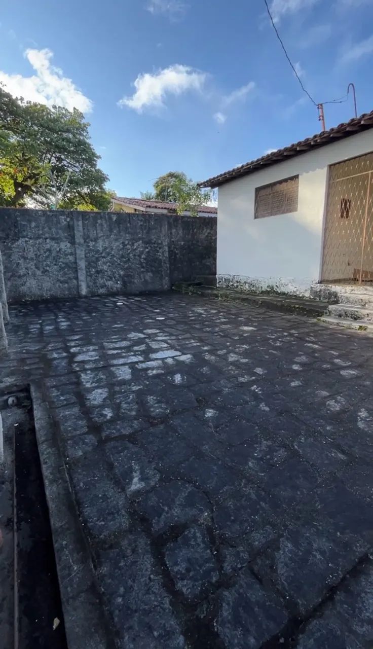 Casa Espaçosa com 2 Quartos (1 Suíte) e Terreno de 420m² - Foto 3