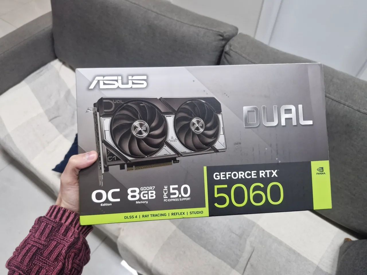Placa de Video ASUS RTX 5060 8gb lacrada  - Foto 2