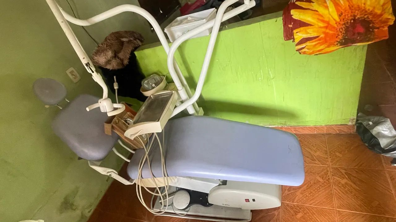 Vendo esta cadeira odontológica.