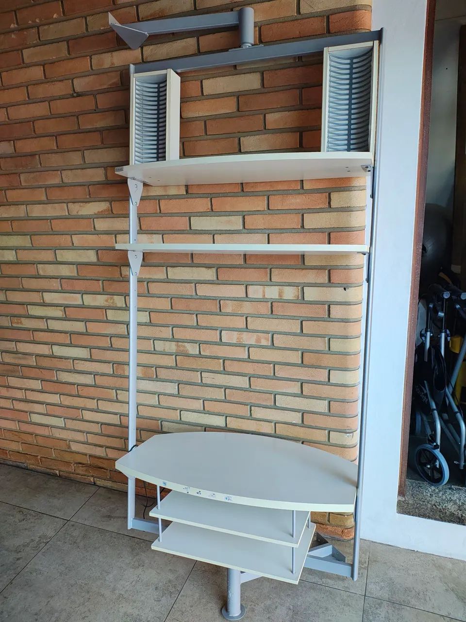 Estante vídeo game giratória 