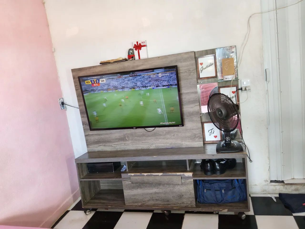 Tv 43 polegadas Roku aoc - Foto 2