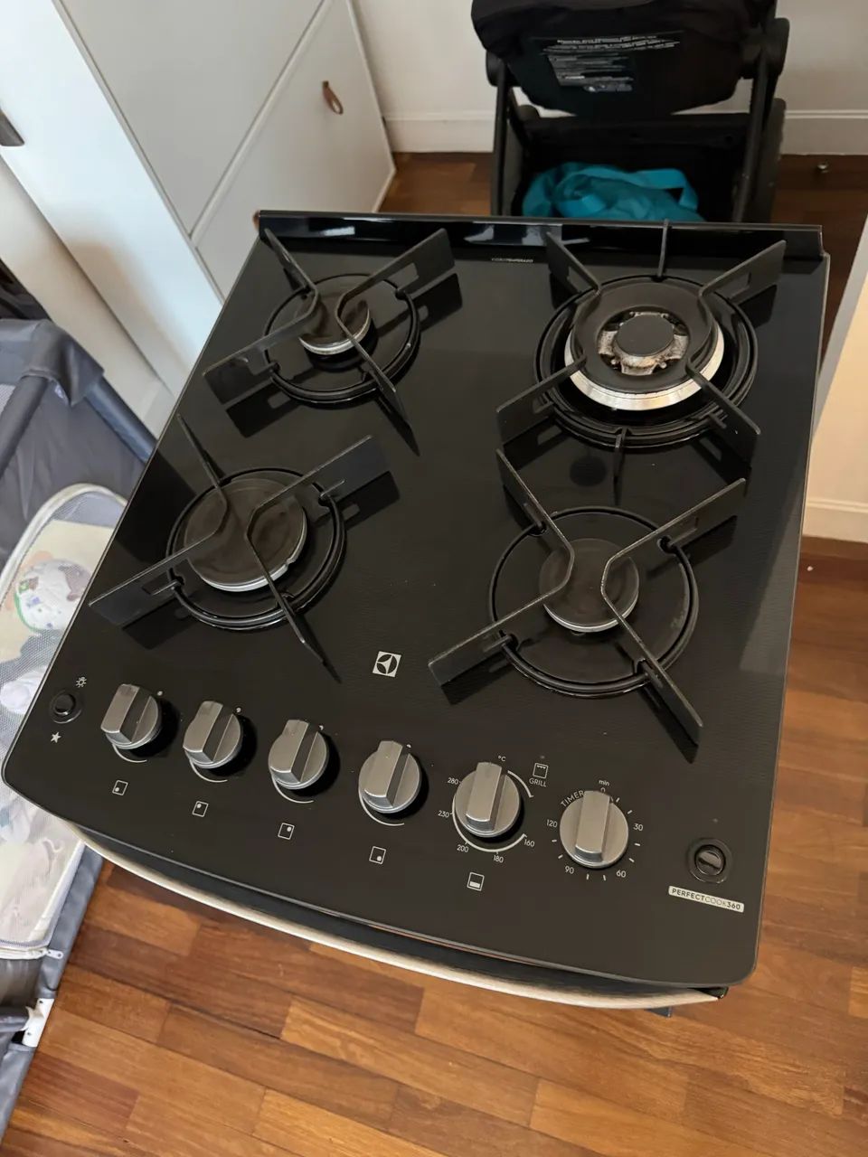 Fogão Electrolux Preto Experience (FE4CP) - Foto 3