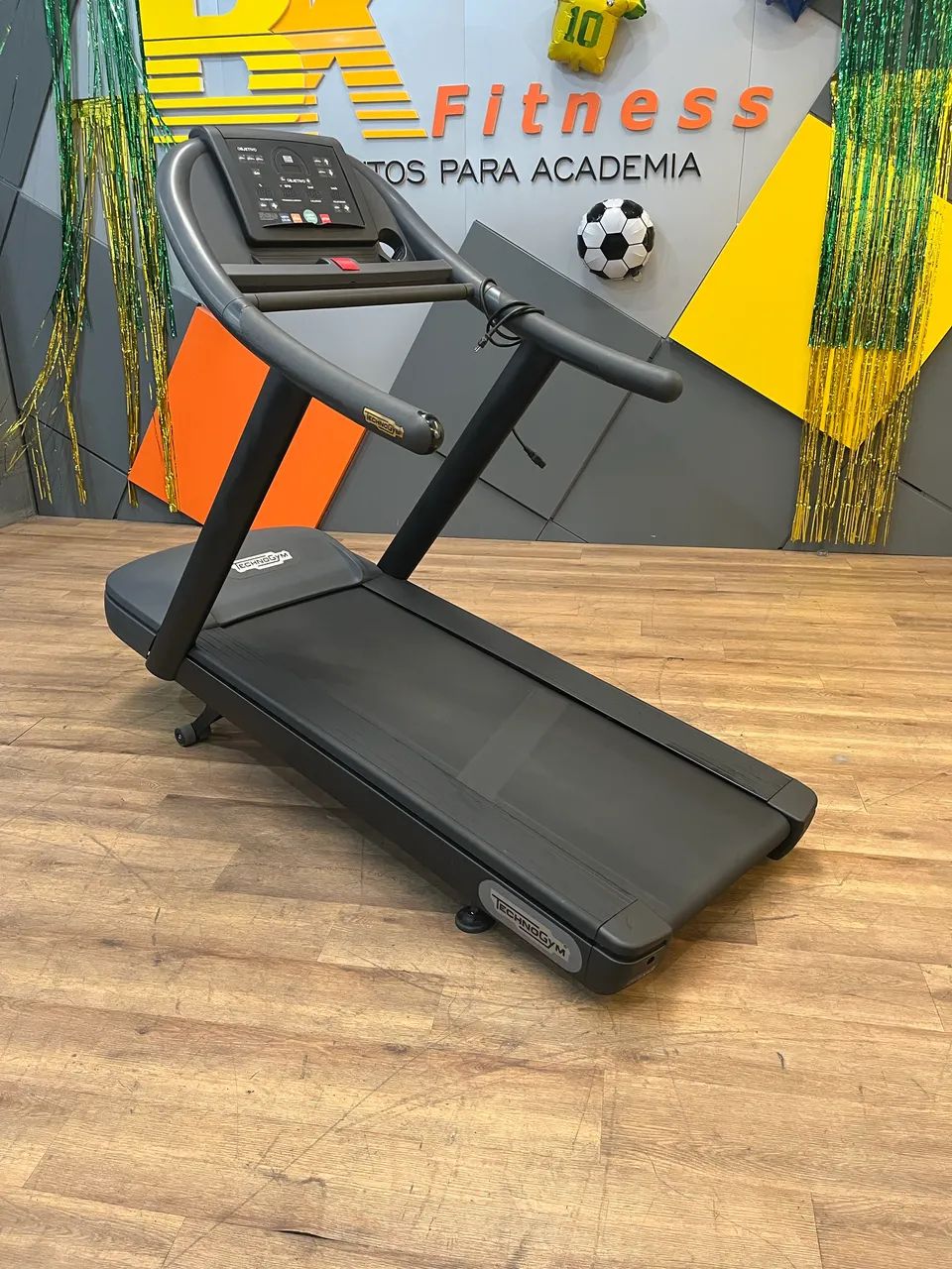 Esteira Technogym Jog500  - Foto 4