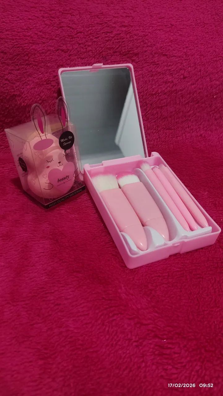 Kit pincel com espelho + buchinha GRÁTIS 