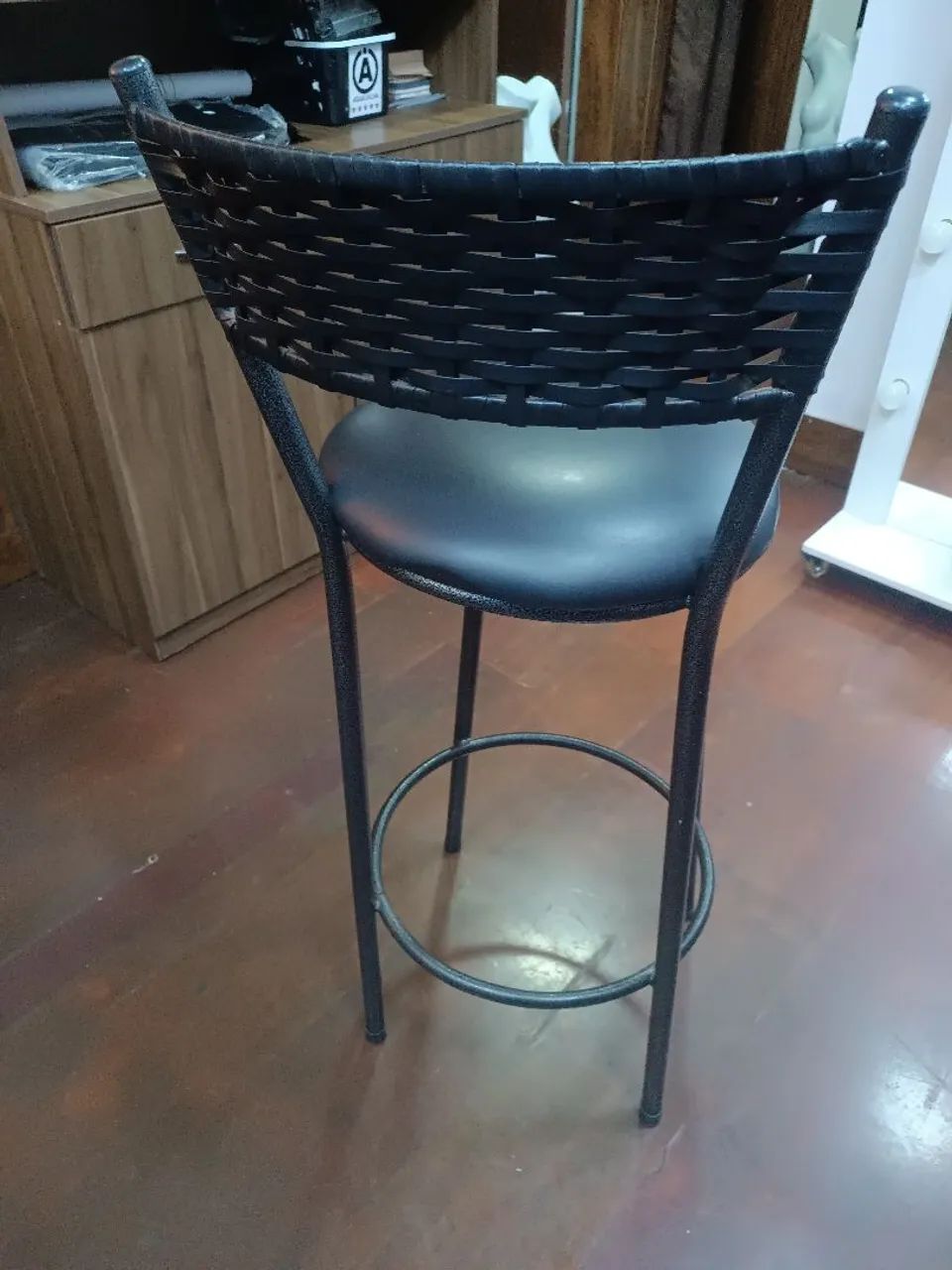 Cadeiras estilo banco