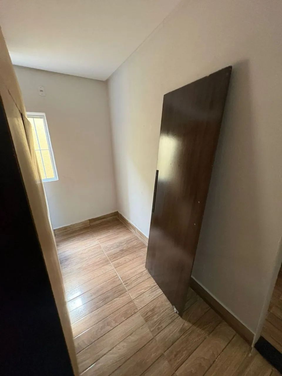 Guarda roupa com defeito em uma das portas - Foto 3