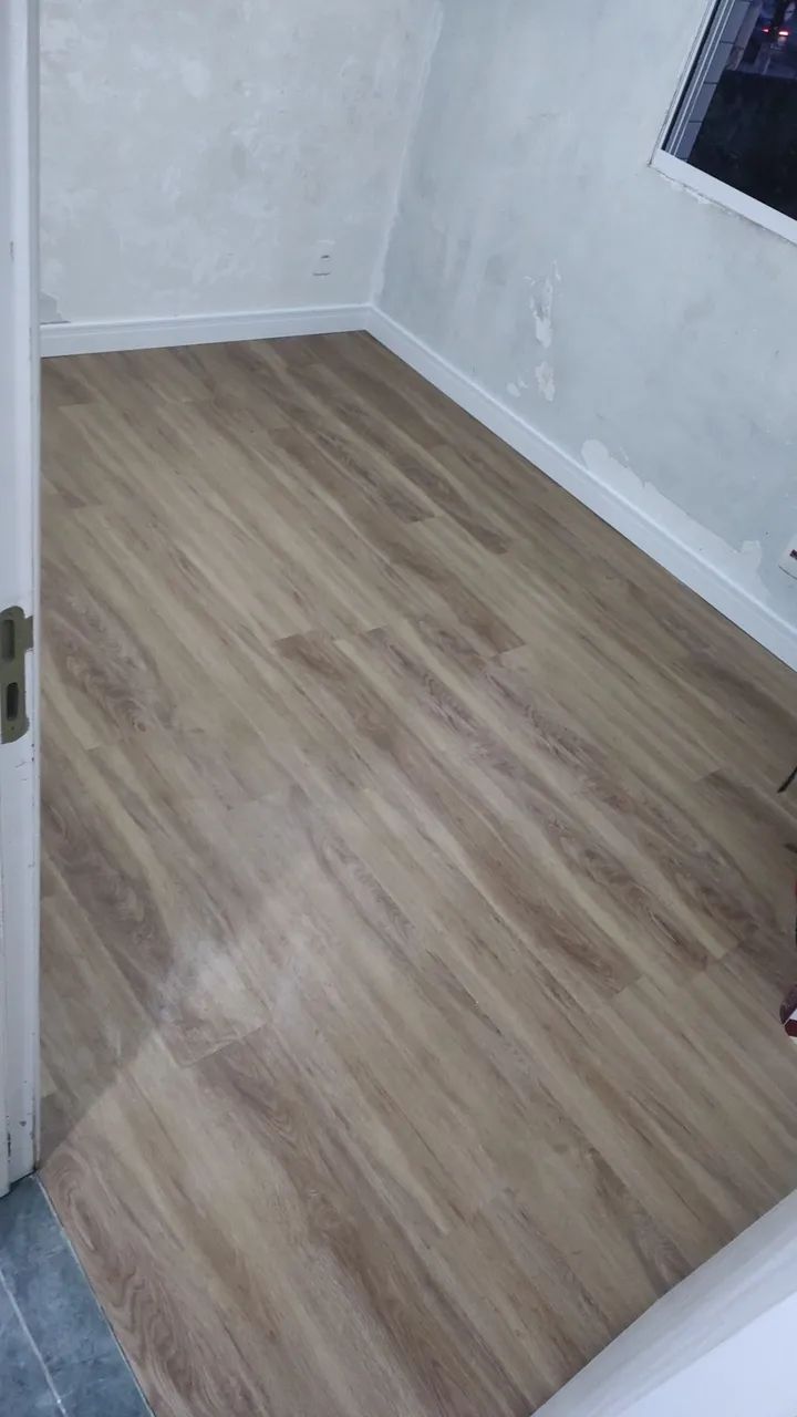 Piso vinílico e laminado com melhor preço,com garantia e nota fiscal - Foto 3