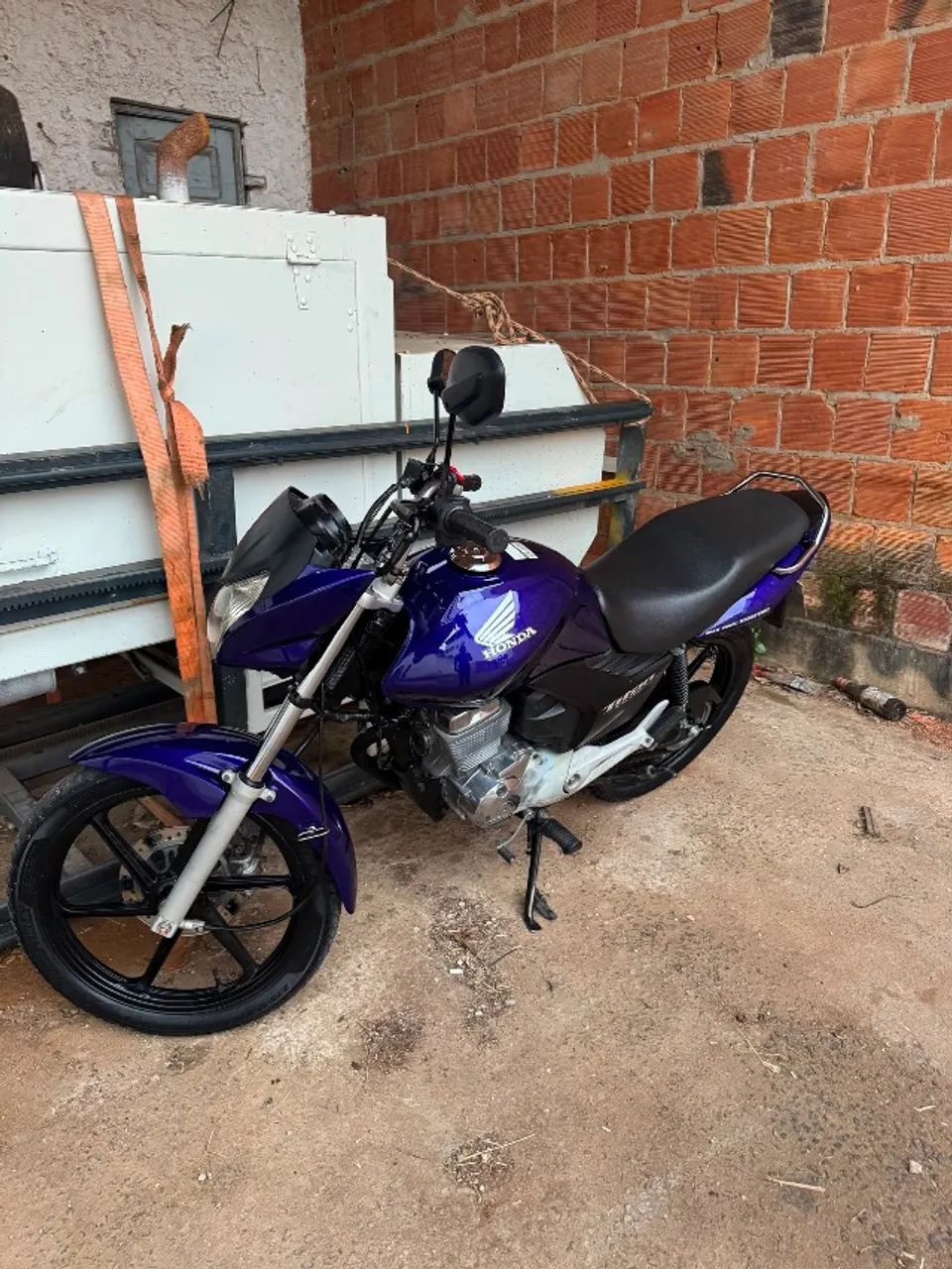 TITAN 150 2012