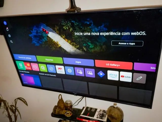 TV LG UHD de 43 polegadas