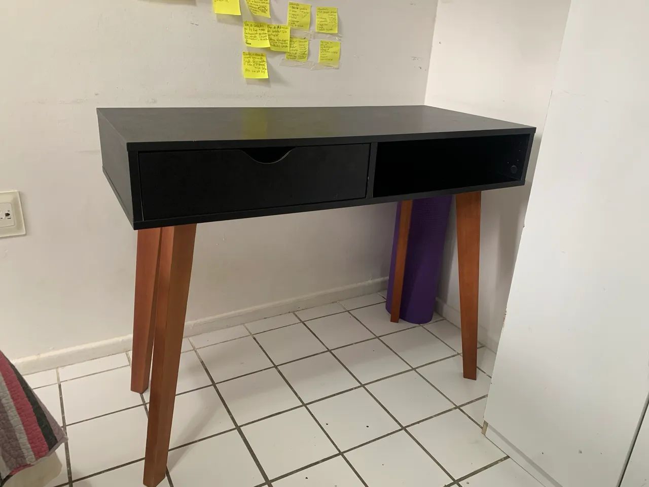 Mesa para Escritório ou Estudos - Moderna e Compacta  - Foto 4