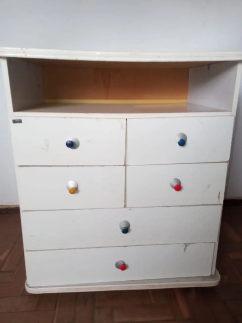 Vende-se cômoda branca