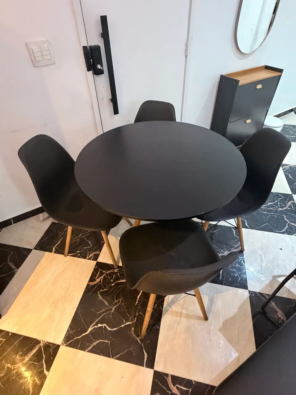 Mesa com cadeiras 