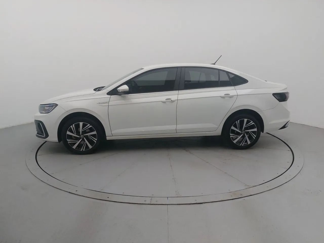Volkswagen Virtus Highline 200 TSI 1.0 Flex 12V Aut, foto 2 de 18
