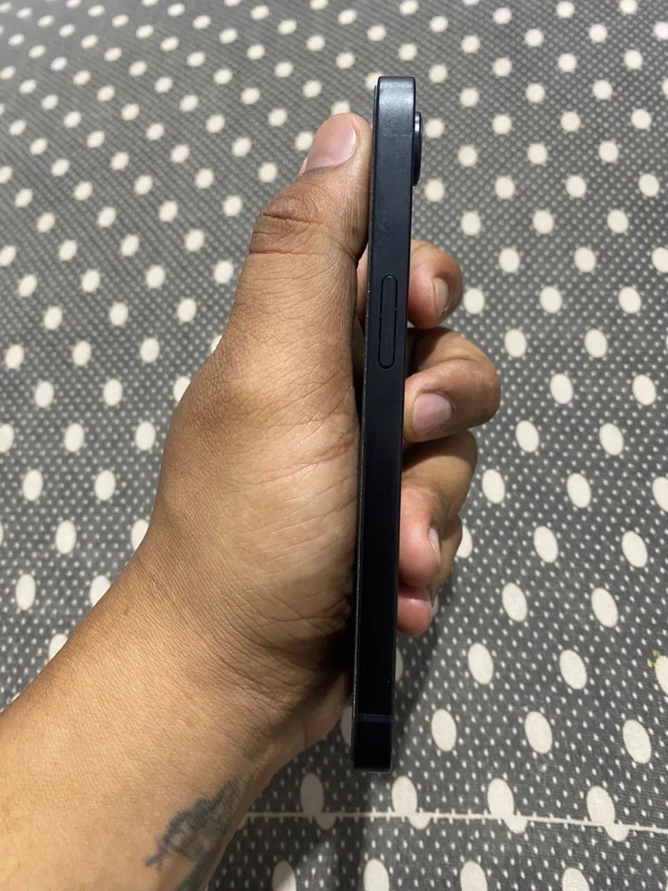 iPhone 16e