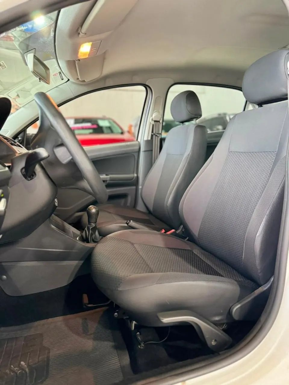 Volkswagen Voyage 1.0 Flex 12V 4p, foto 14 de 20