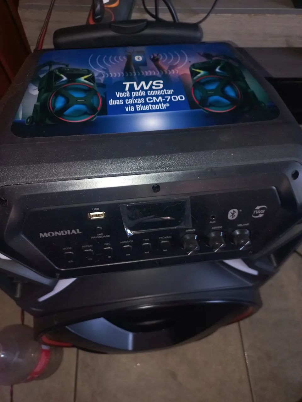 Caixa de som de 700 watts zerada sem uso, 
