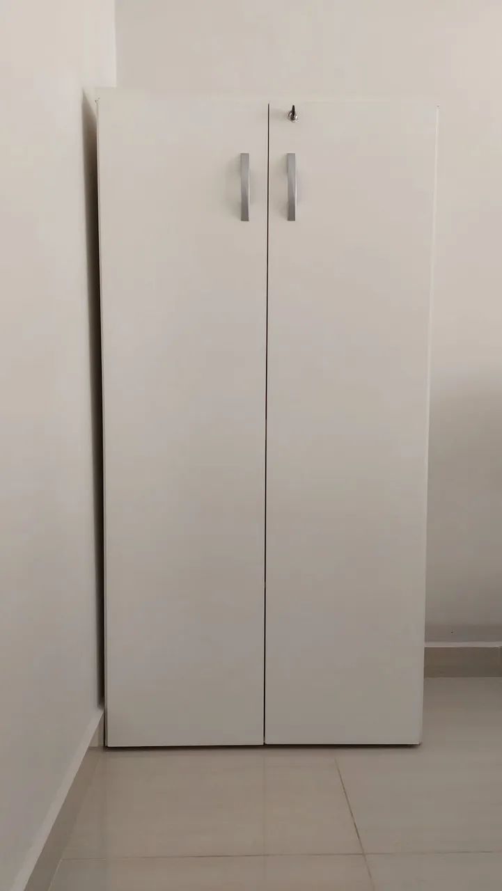 Armário com chave 