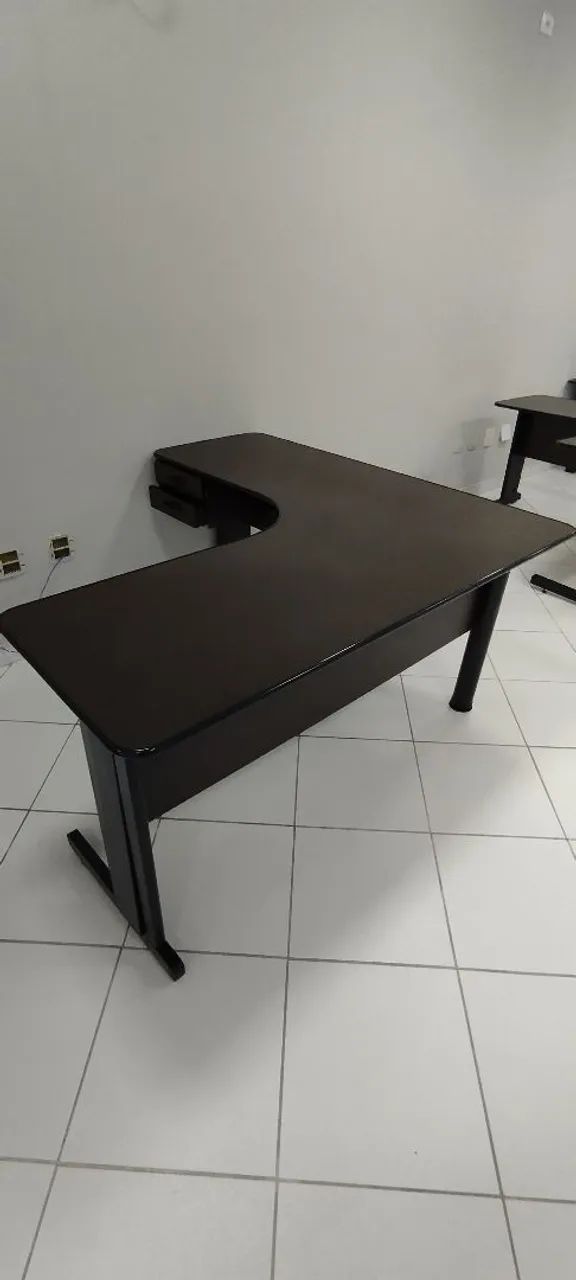 4 Mesas pra escritório excelente estado  - Foto 2