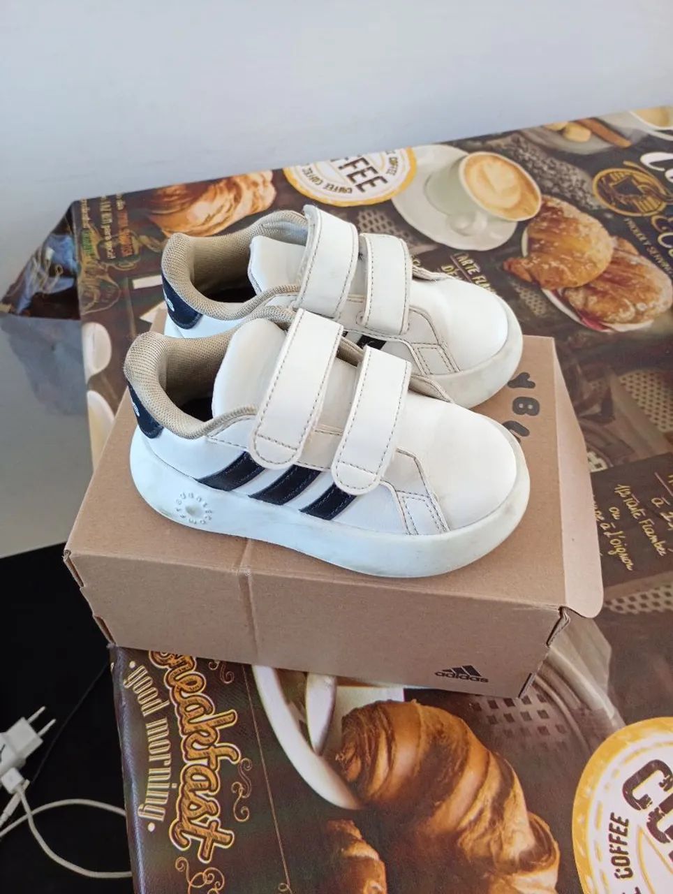 Tênis Adidas  branco original - Foto 4