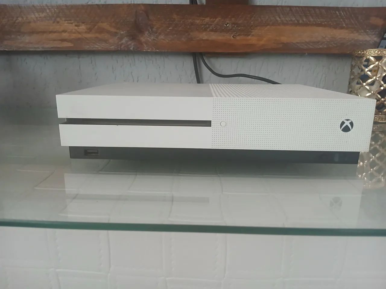Xbox One S - 1 tb sem controle  - Foto 2