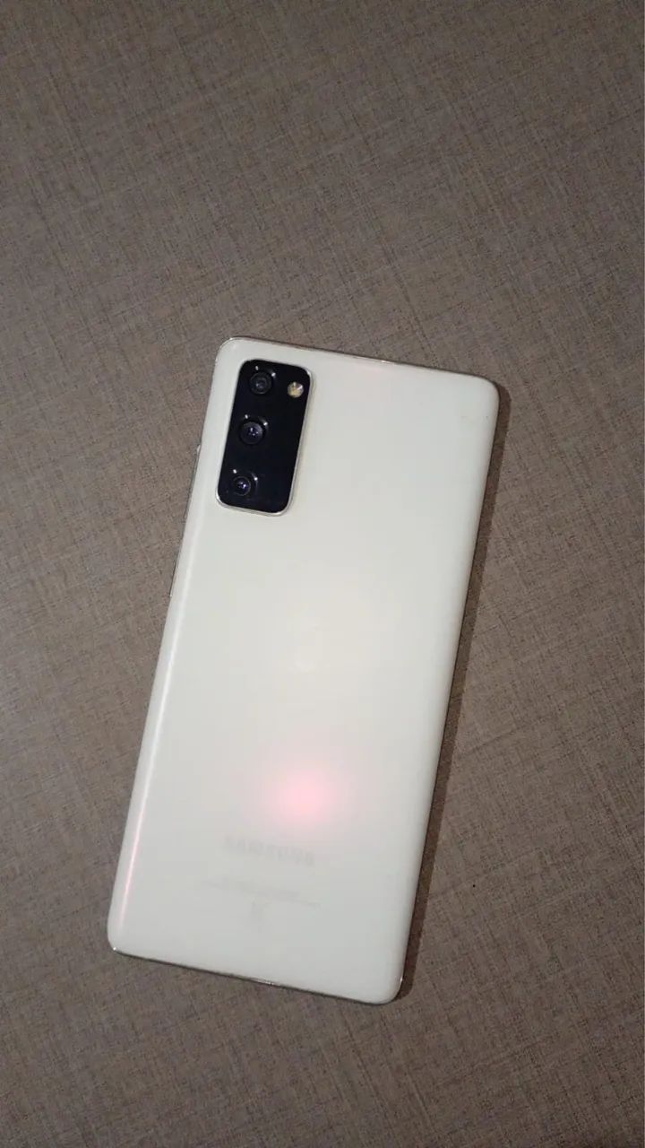 Celular S20 FE 