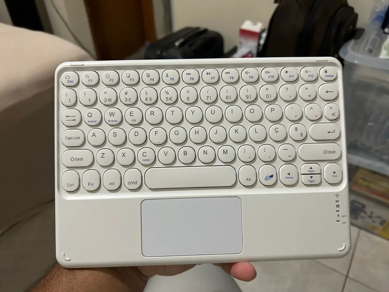 Teclado com touchpad semi novo