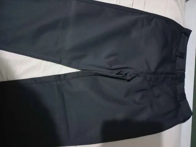vendo camisas e calça sarro - Foto 3