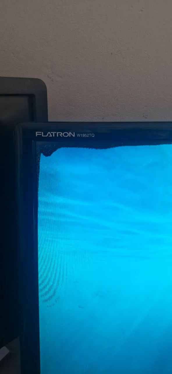 Monitor LG Flatron W1952TQ com detalhes - Foto 3
