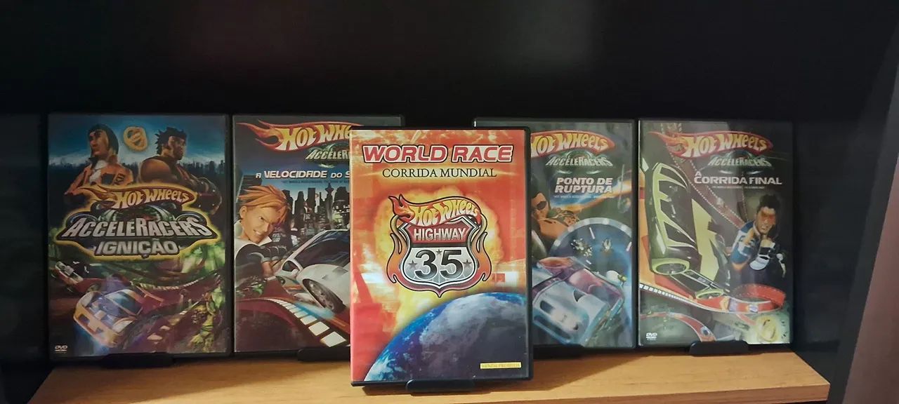 Hotwheels World Race e Acceleracers 