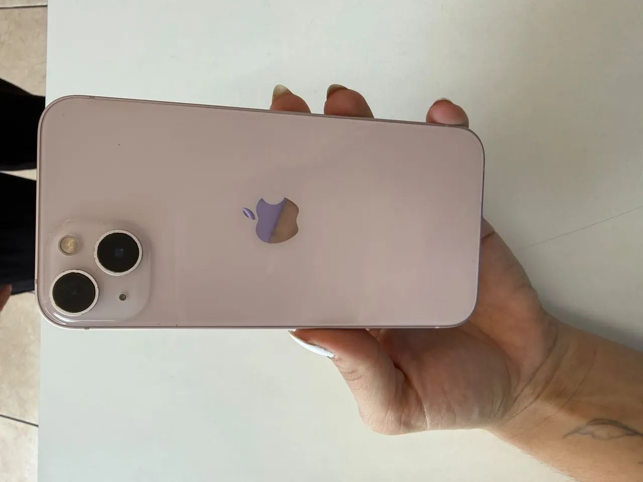 Iphone 13 Rosa Semi Novo em ótimo estado - Foto 5