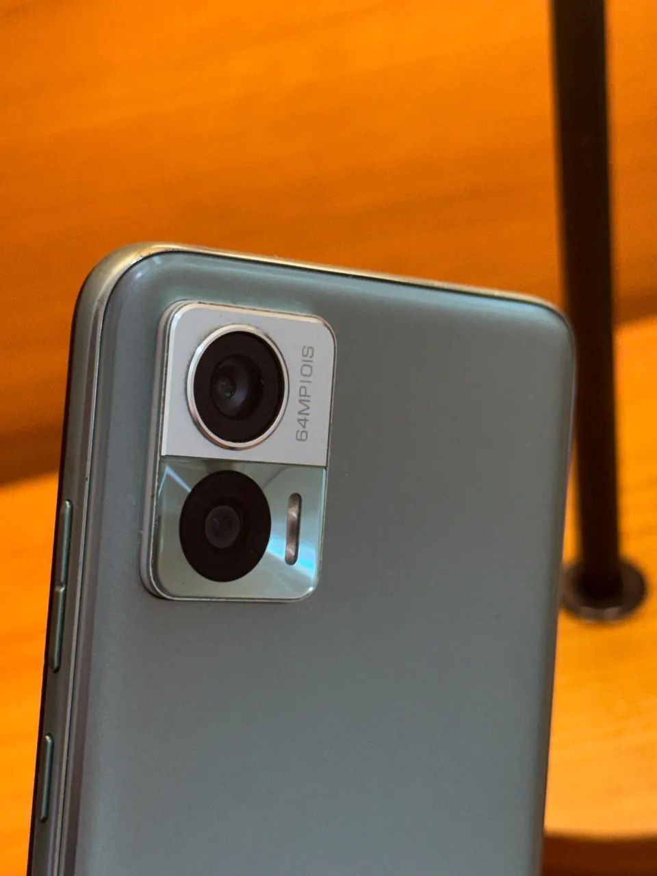 Motorola Edge 30 - 5G / 256GB / 8gb de RAM - Foto 2
