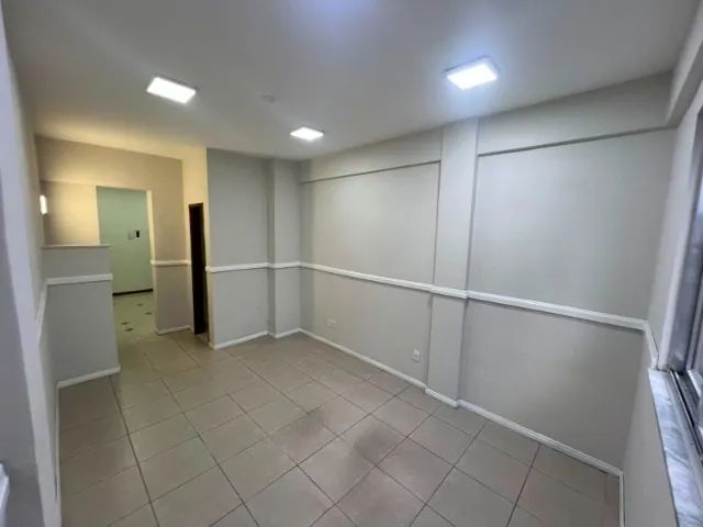 ALUGA-SE SALA COMERCIAL NO CENTRO DE BARRA MANSA 