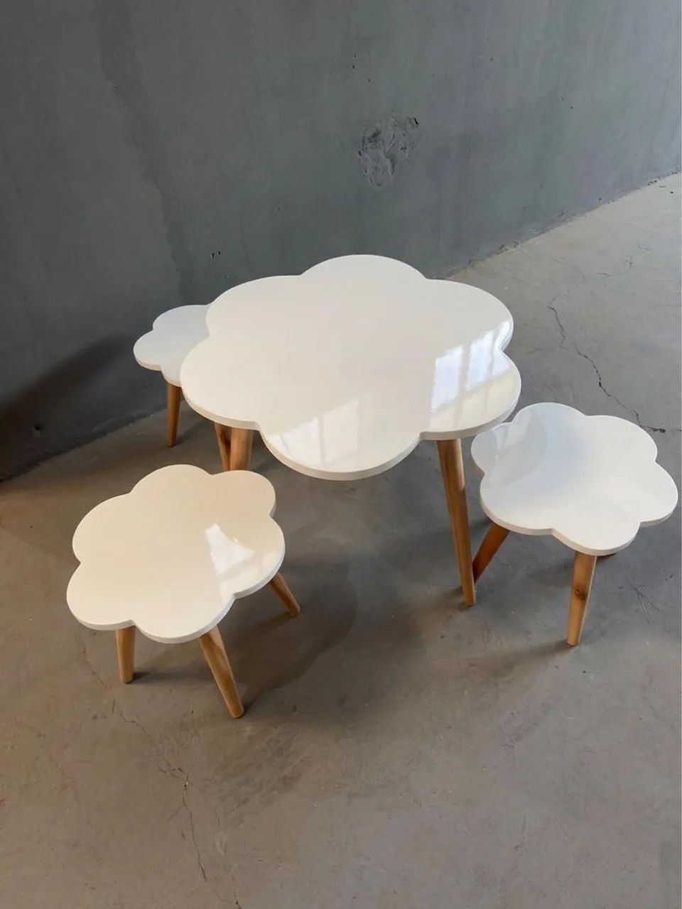 Conjunto infantil mesa e bancos nuvem  - Foto 2