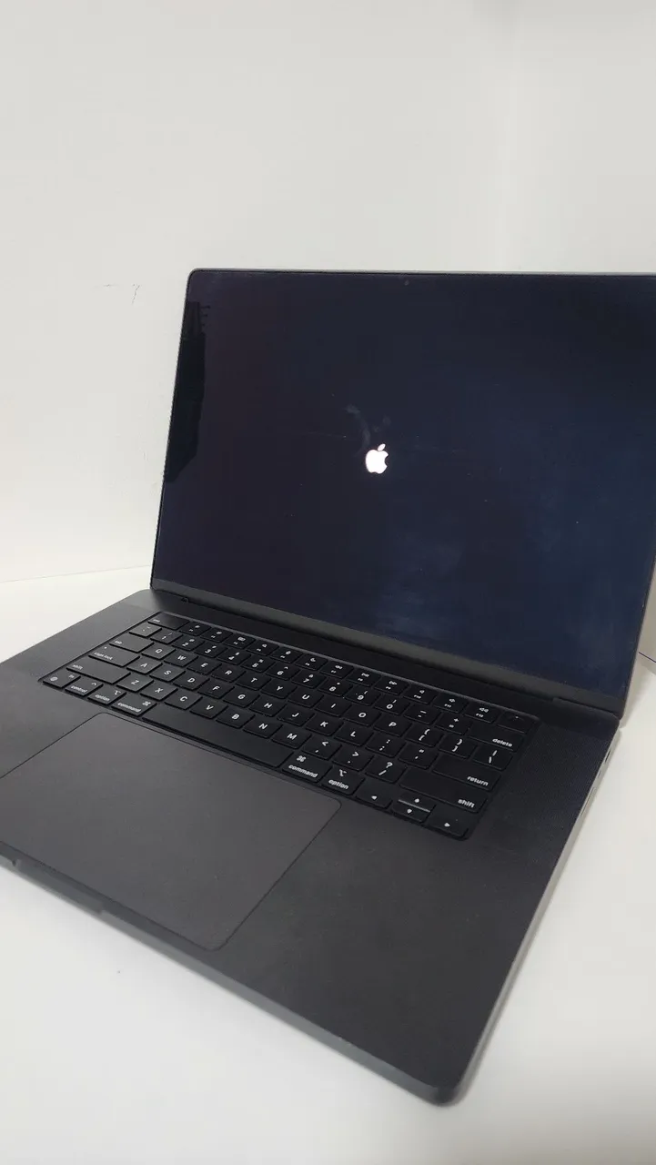 MacBook Pro 16