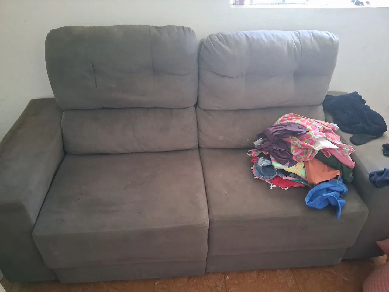 Vendo sofá retrátil  2 lugares 