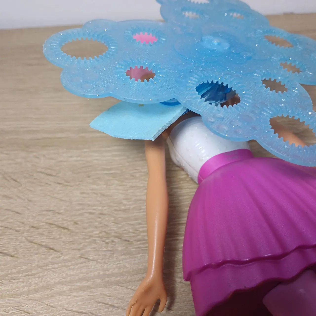 Boneca Barbie Dreamtopia Fada Bolhas Mágicas Mattel - Foto 2