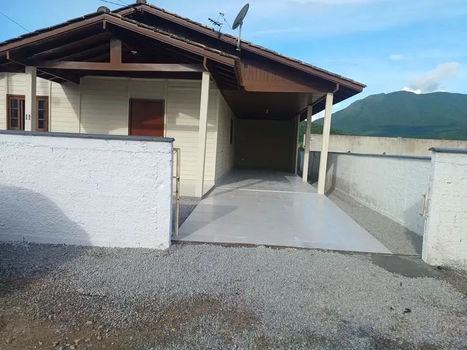 Linda casa no sul do Rio em Santo Amaro da imperatriz com 3 dormitórios
