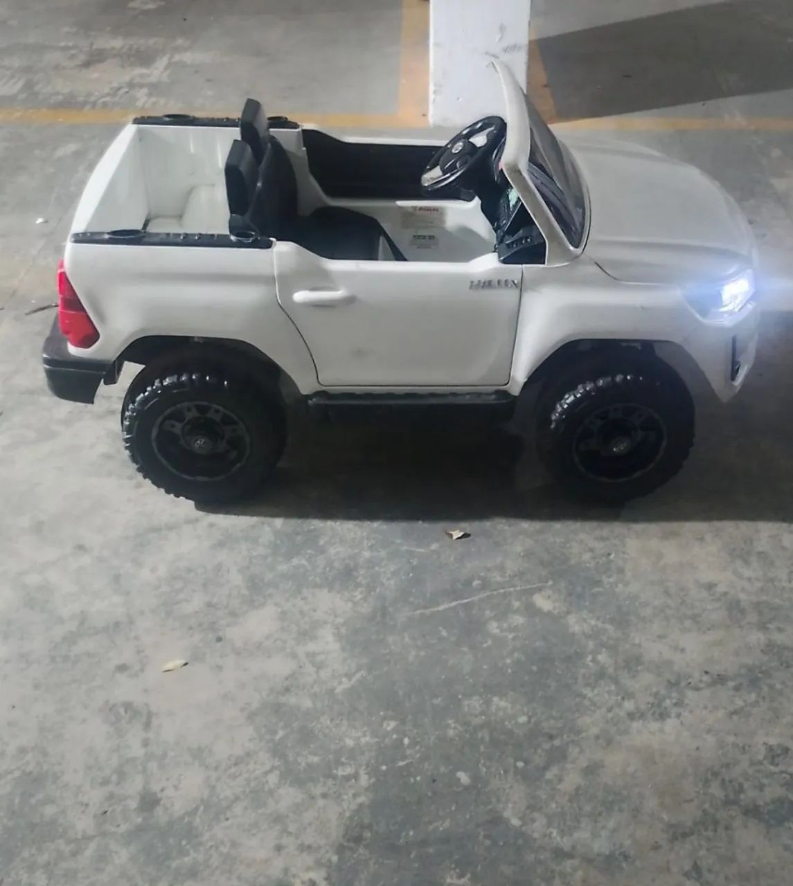 Hilux infantil 