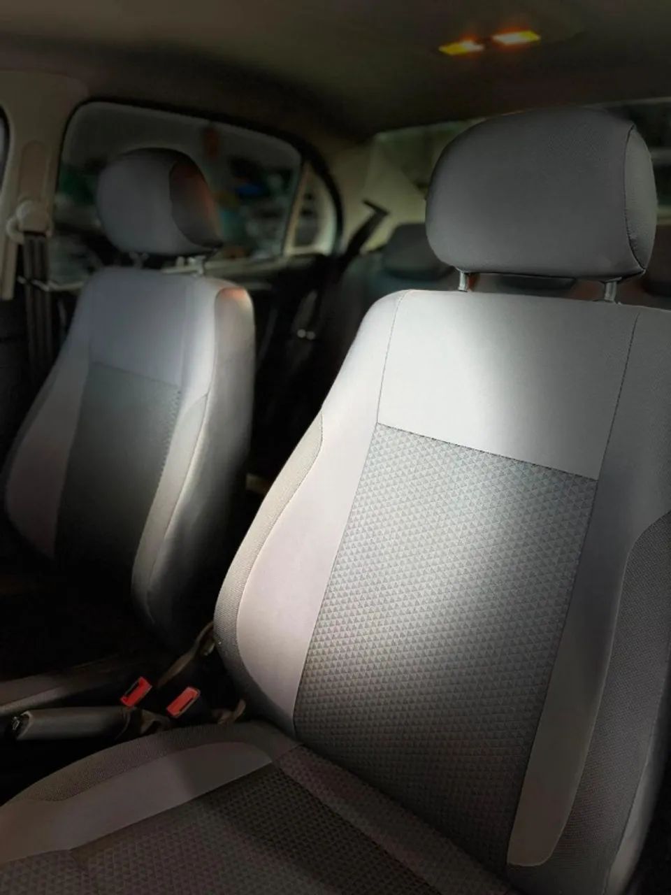 Volkswagen Voyage 1.0 Flex 12V 4p, foto 15 de 20