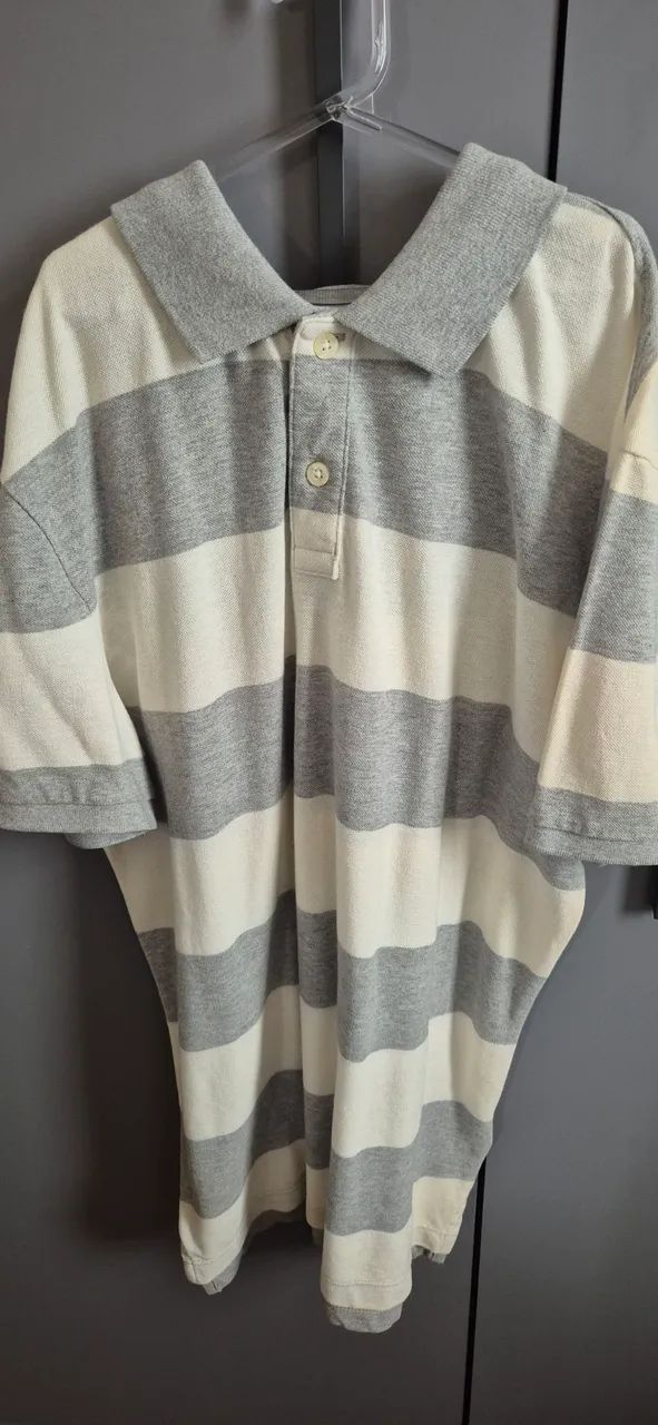 Camiseta listrada masculina da marca Gap