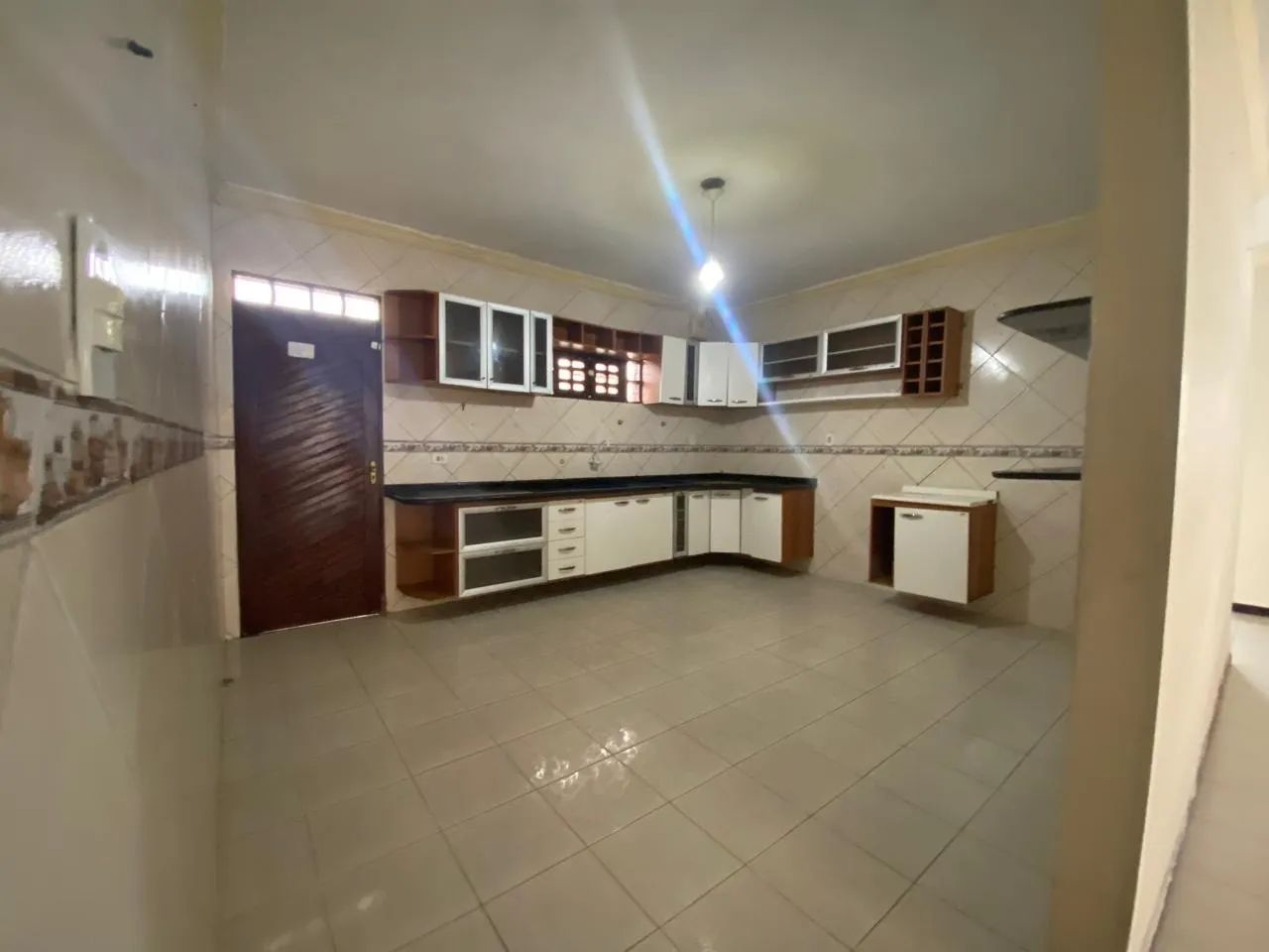 Casa top no bairro Itapuã com 4/4 e piscina  - Foto 2